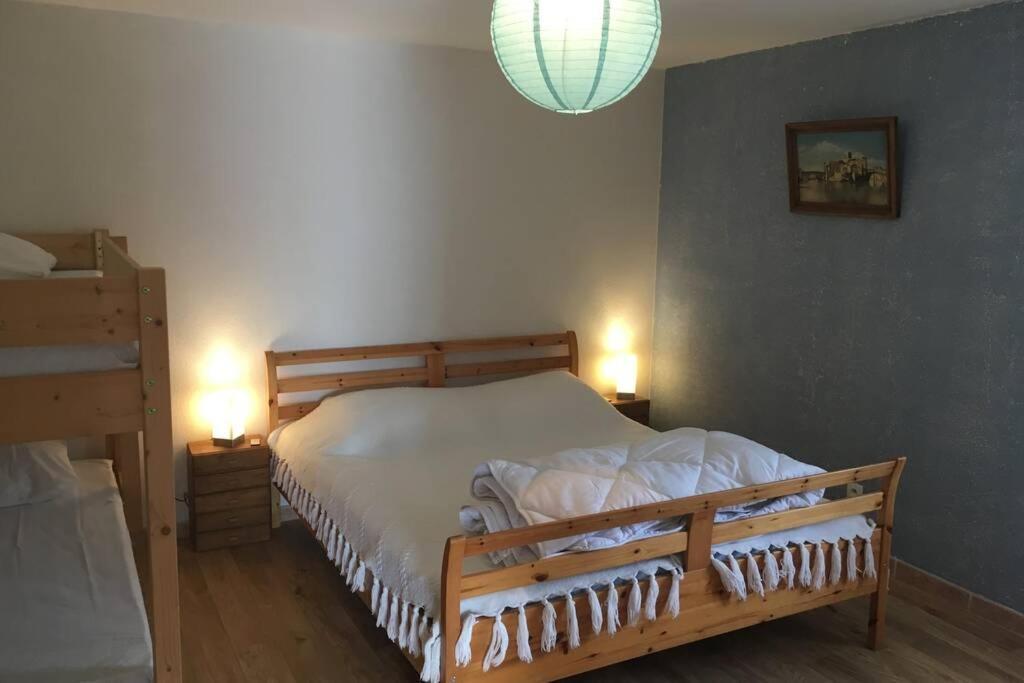 Logement Independant Le Poulailler Proche Guedelon Трени Екстериор снимка
