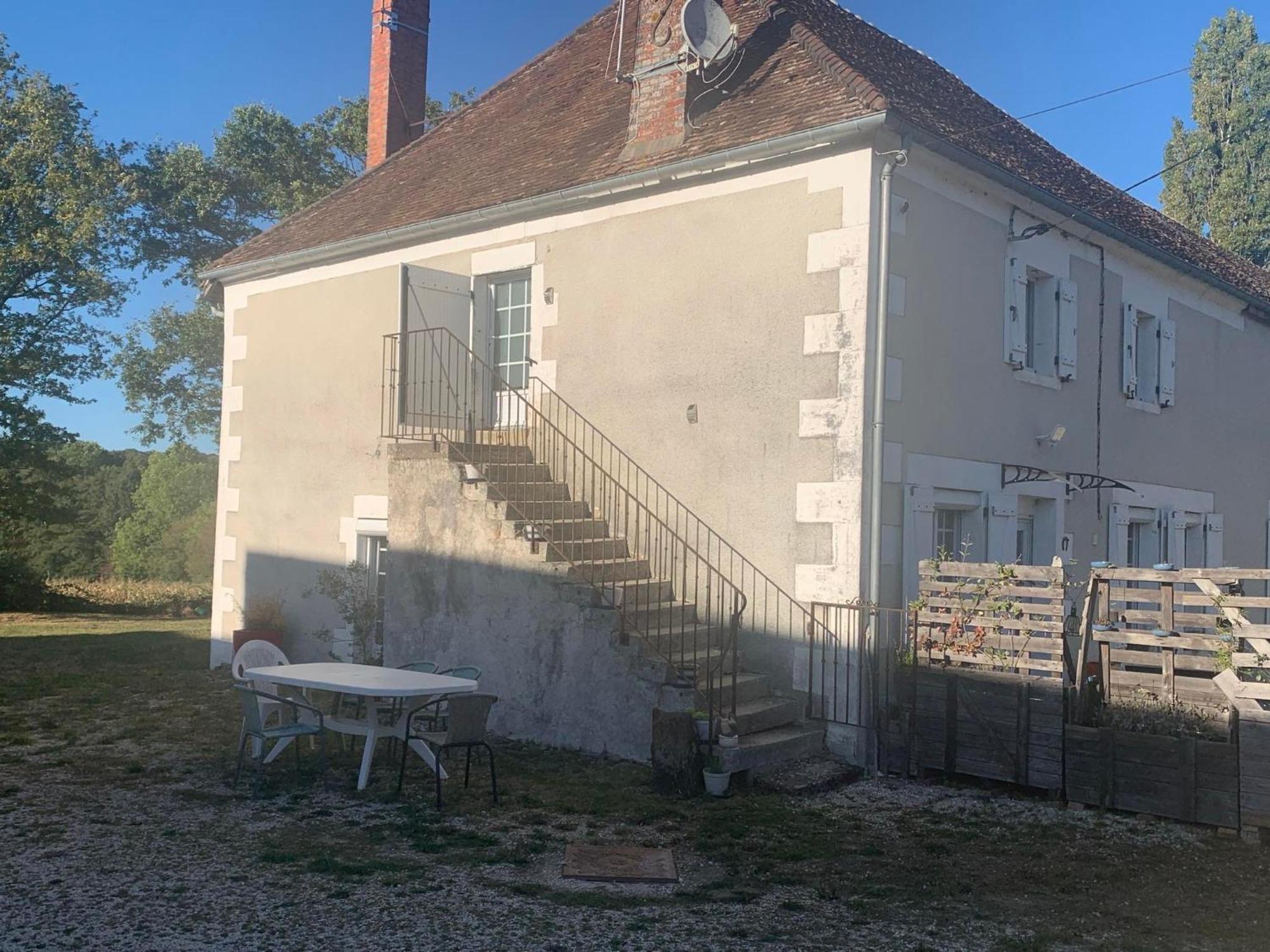 Logement Independant Le Poulailler Proche Guedelon Трени Екстериор снимка